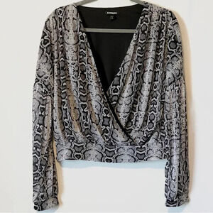 Express Snakeskin Print Long Sleeve Surplice Top, Medium, Black, White and Gray